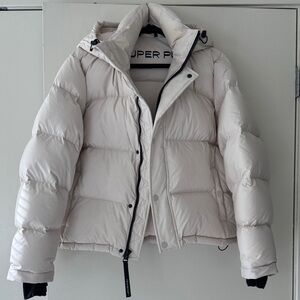 Aritzia Super Puff Short CliMATTE - Pearl